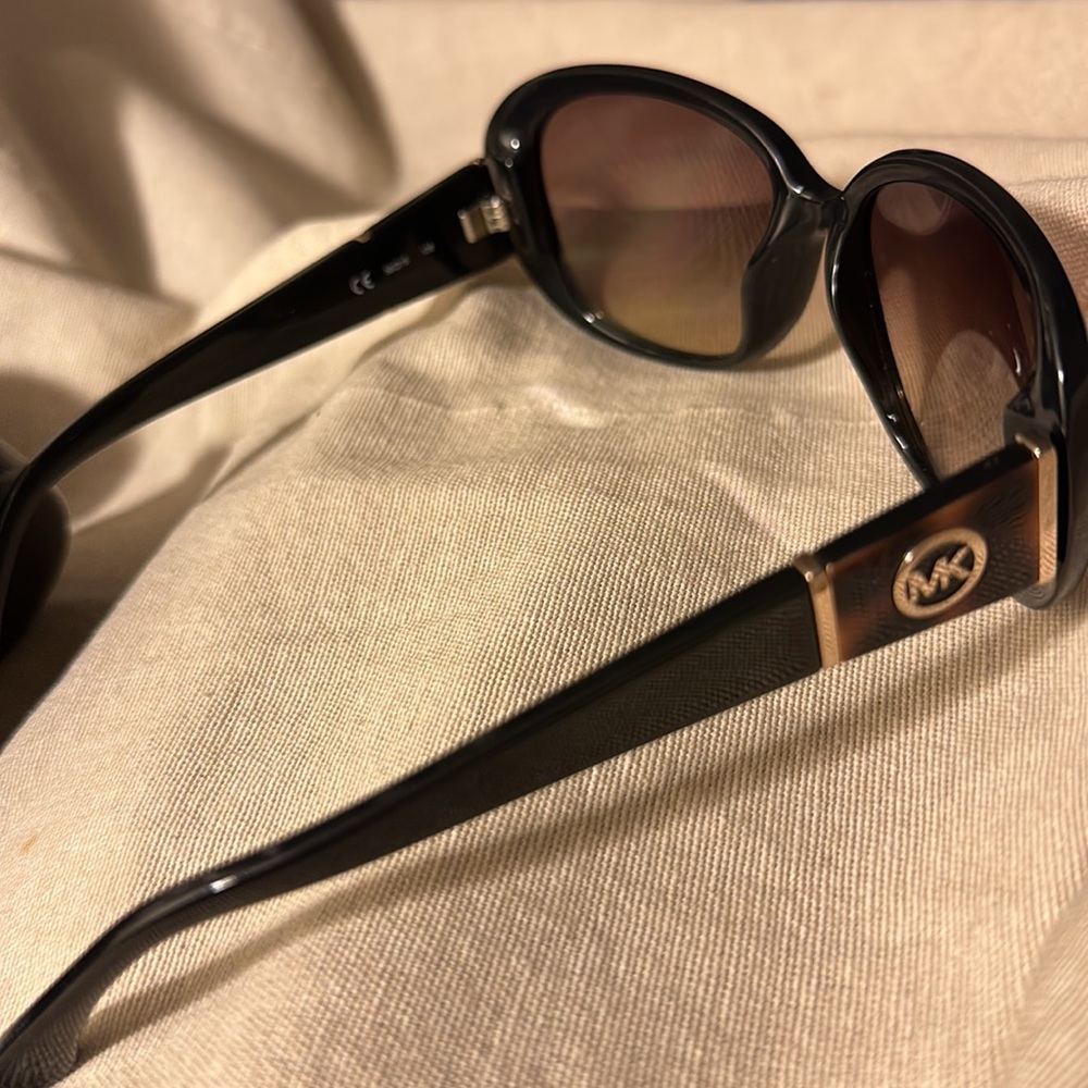 Micheal Kors Oval shaped framed Sunglasses. - Picture 2 of 5